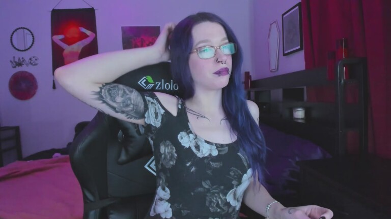 NikkiVill's Streamate show and profile