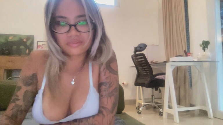 sassysukiii's Streamate show and profile