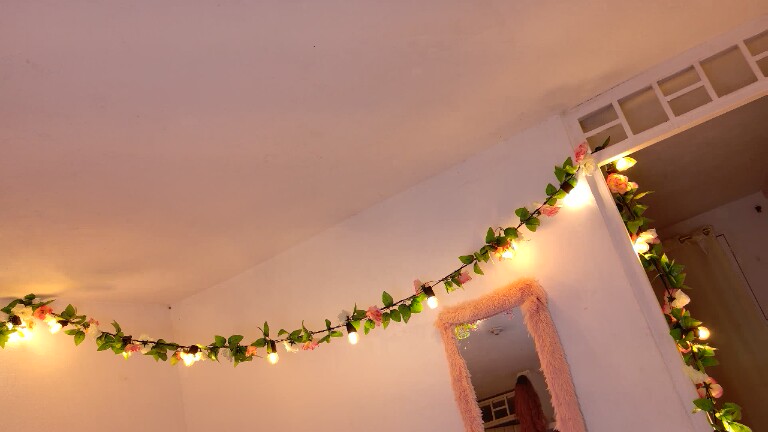 JulieDiamondGB's Streamate show and profile