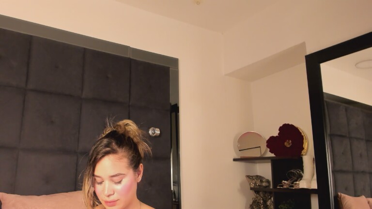 AdrianaAkerman's Streamate show and profile