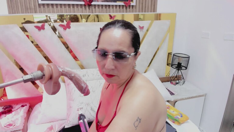 Luna_Mature's Streamate show and profile