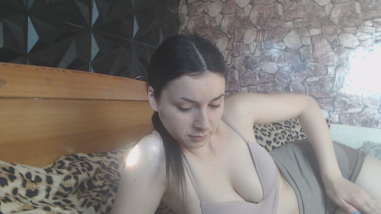 SELYINA's Streamate show and profile