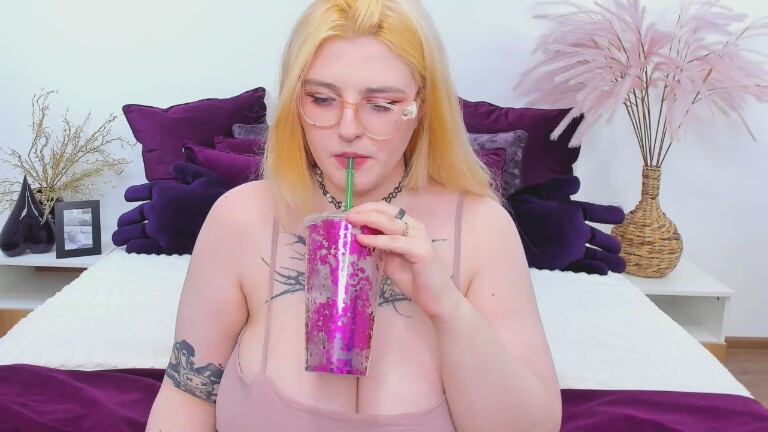 Polluxia's Streamate show and profile