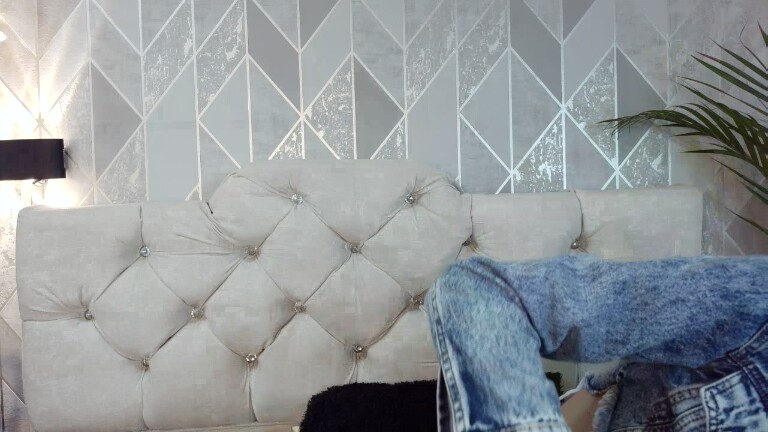 Lia_Bloom's Streamate show and profile