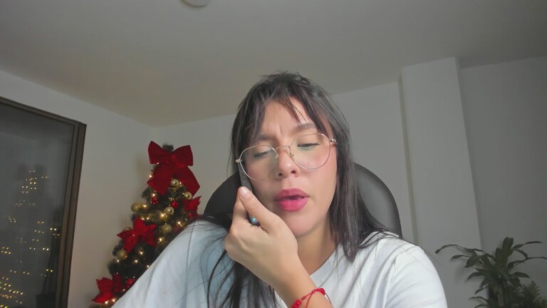 Piercingeyees's Streamate show and profile