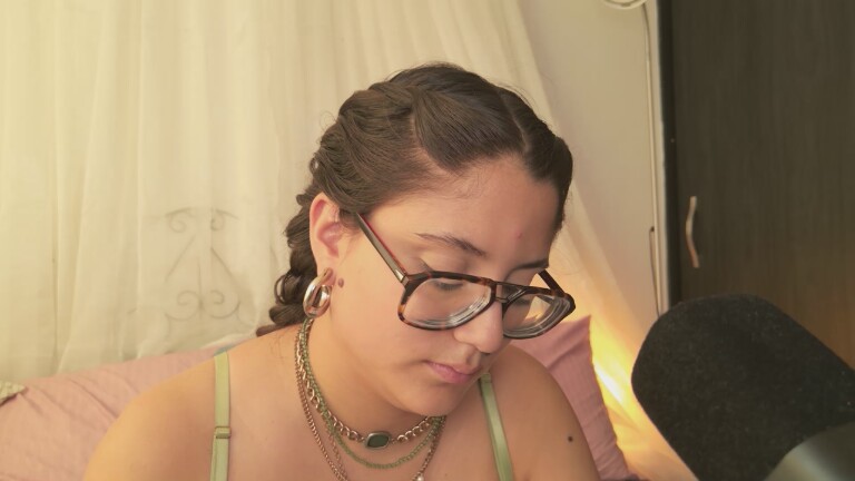 HaileyBunny_18's Streamate show and profile