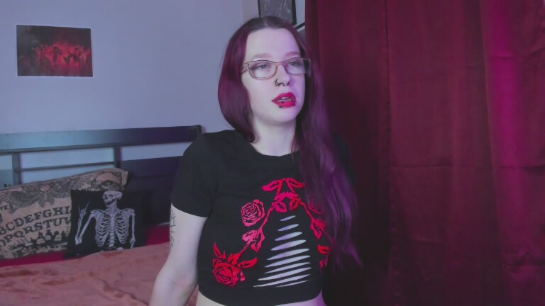 NikkiVill's Streamate show and profile