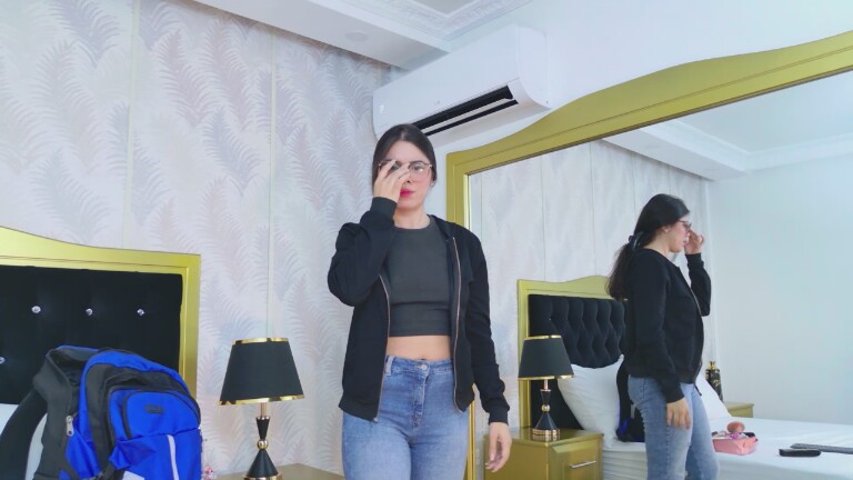 ZoeCortes's Streamate show and profile