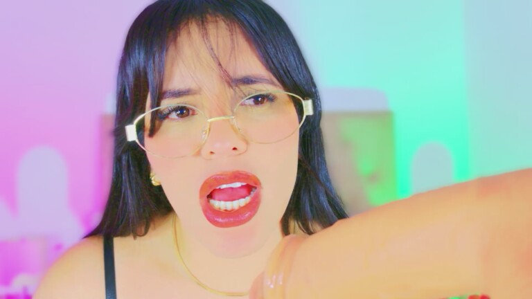 CharlootteEvans's Streamate show and profile