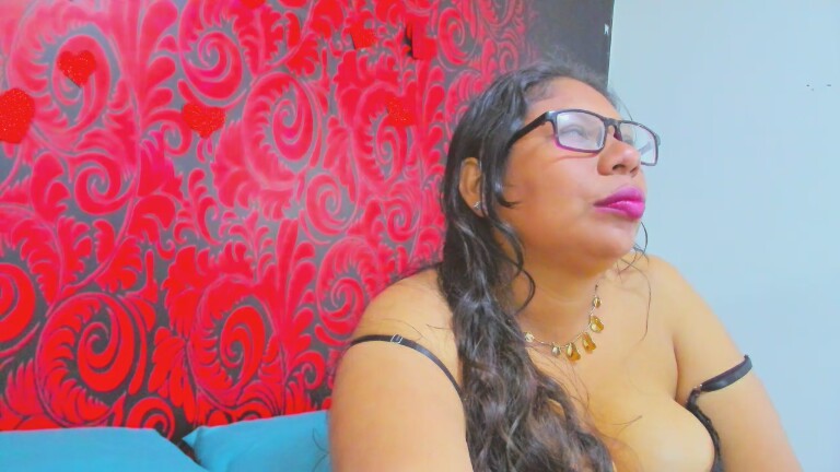 saphira19's Streamate show and profile