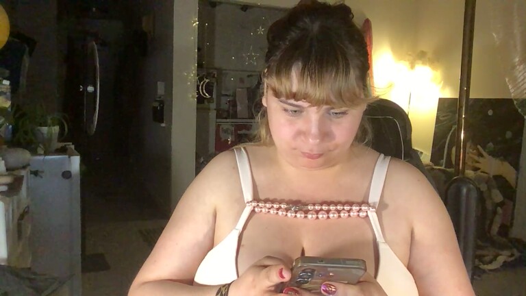 Bustyprincessleila's Streamate show and profile