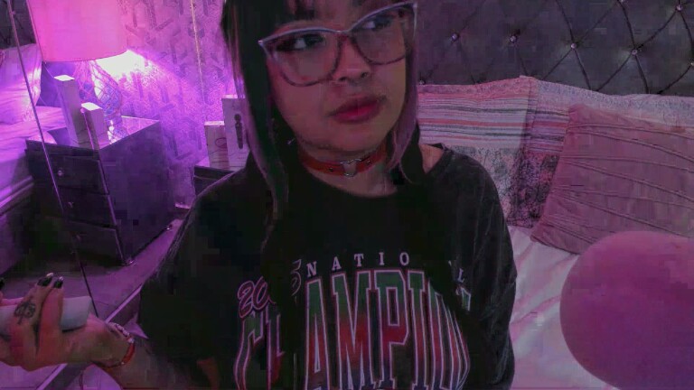 MaddieWaves's Streamate show and profile