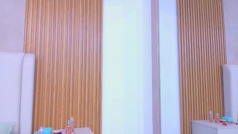 KiraVargas's Streamate show and profile