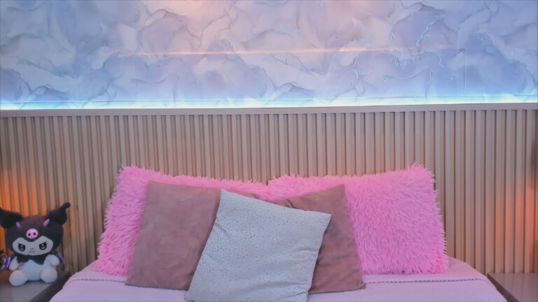 HemmaThompsonn's Streamate show and profile