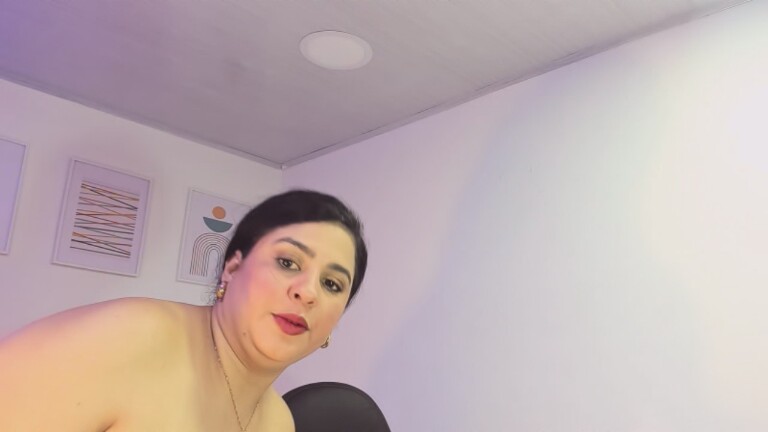 LauraCastaneda's Streamate show and profile