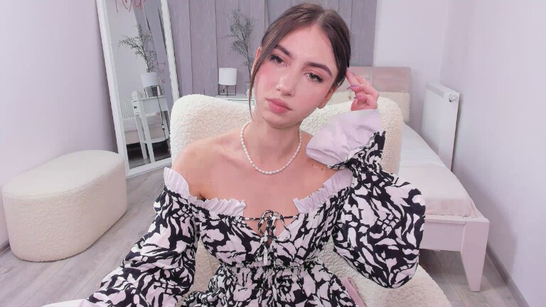 SarahTray's Streamate show and profile