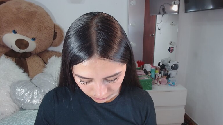 IsabellaSaenz's Streamate show and profile