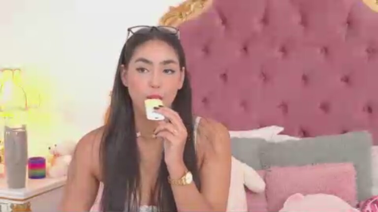 NinnaCrawford's Streamate show and profile