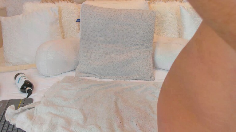 MiaaCaastro's Streamate show and profile