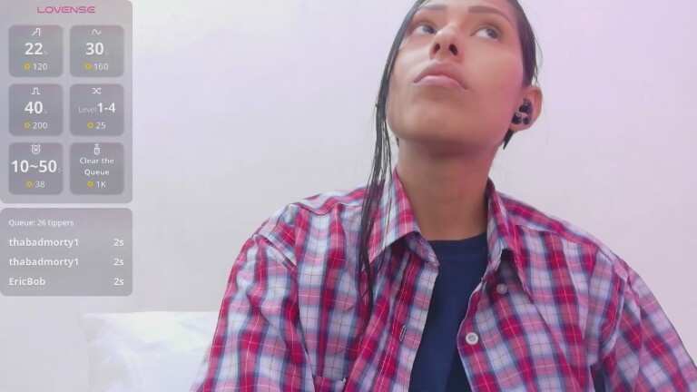 yourcuteneighbourr's Streamate show and profile