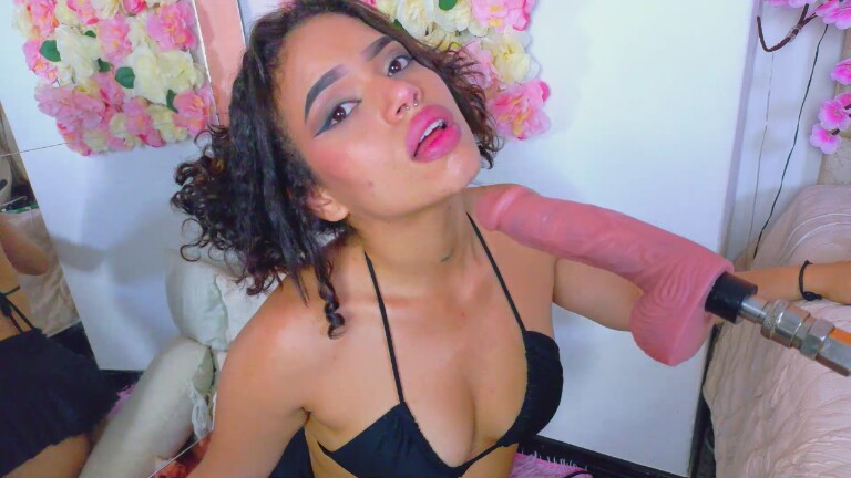 Lara_Gil21's Streamate show and profile