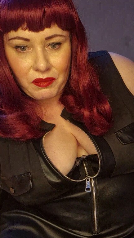 TheDevineMissDeviant's Streamate show and profile