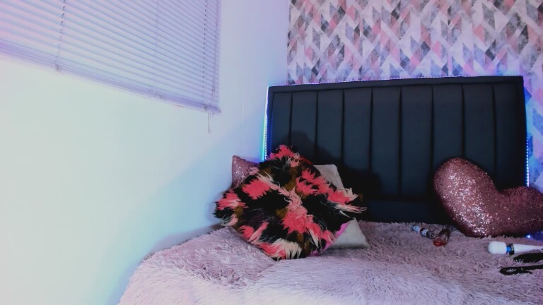 Latin_lola's Streamate show and profile