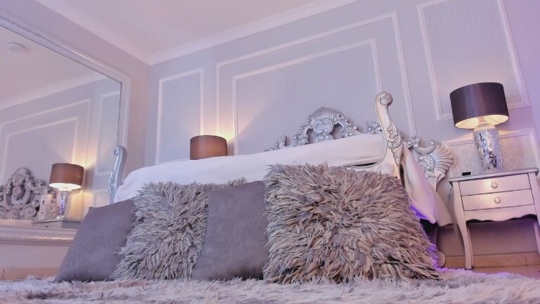 MirandaYong's Streamate show and profile